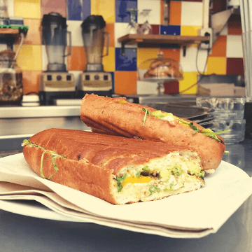 Sandwich served in one of the fast food restaurants | Forever Barcelona