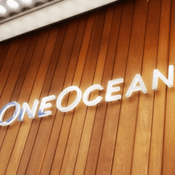 One Ocean Bar, a must for any Barcelona Luxury day vacations