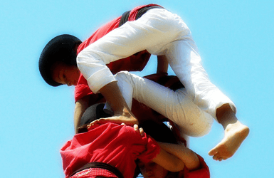 Castellers performance: the kids