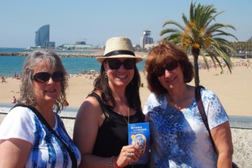 Private Barcelona Tour Guide with clients at the beach