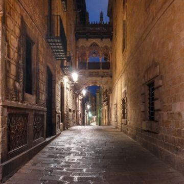Walk around the Gothic Quarter, one of my favorite Things to do at night Barcelona Spain