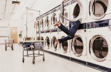 Clara's weirdest tour at the laundry