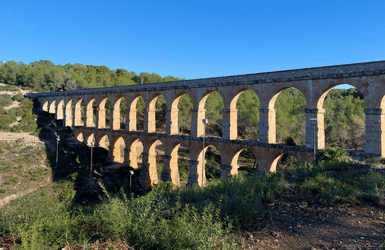 Roman aqueduct near the best Tarragona hotels